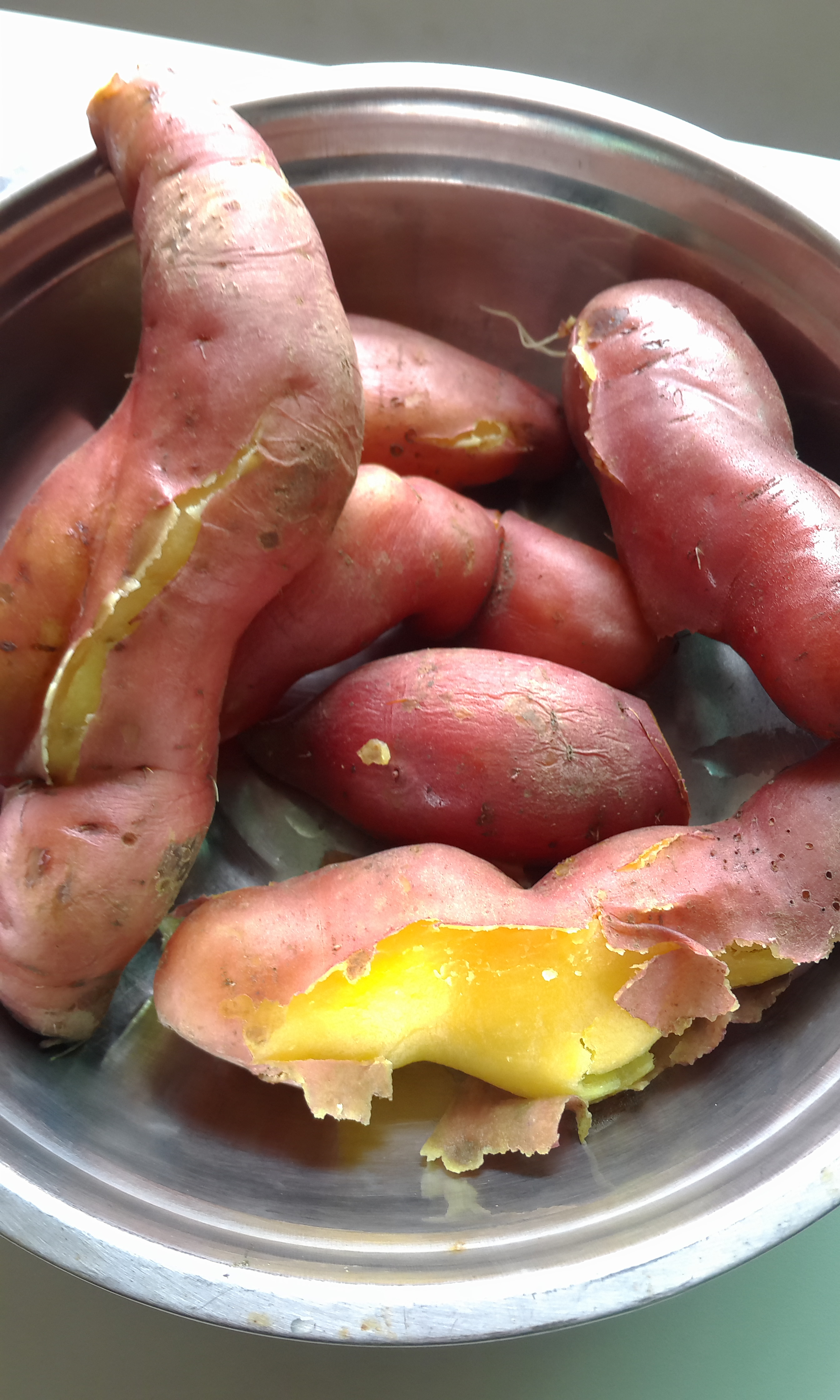 谢鸡黄肉甜番薯,3元一斤,十斤高州市区送上门